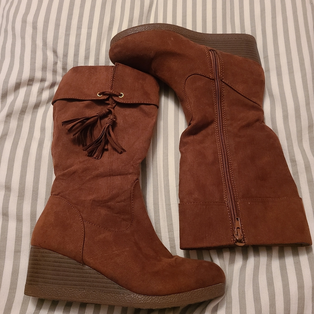 Wedge boots